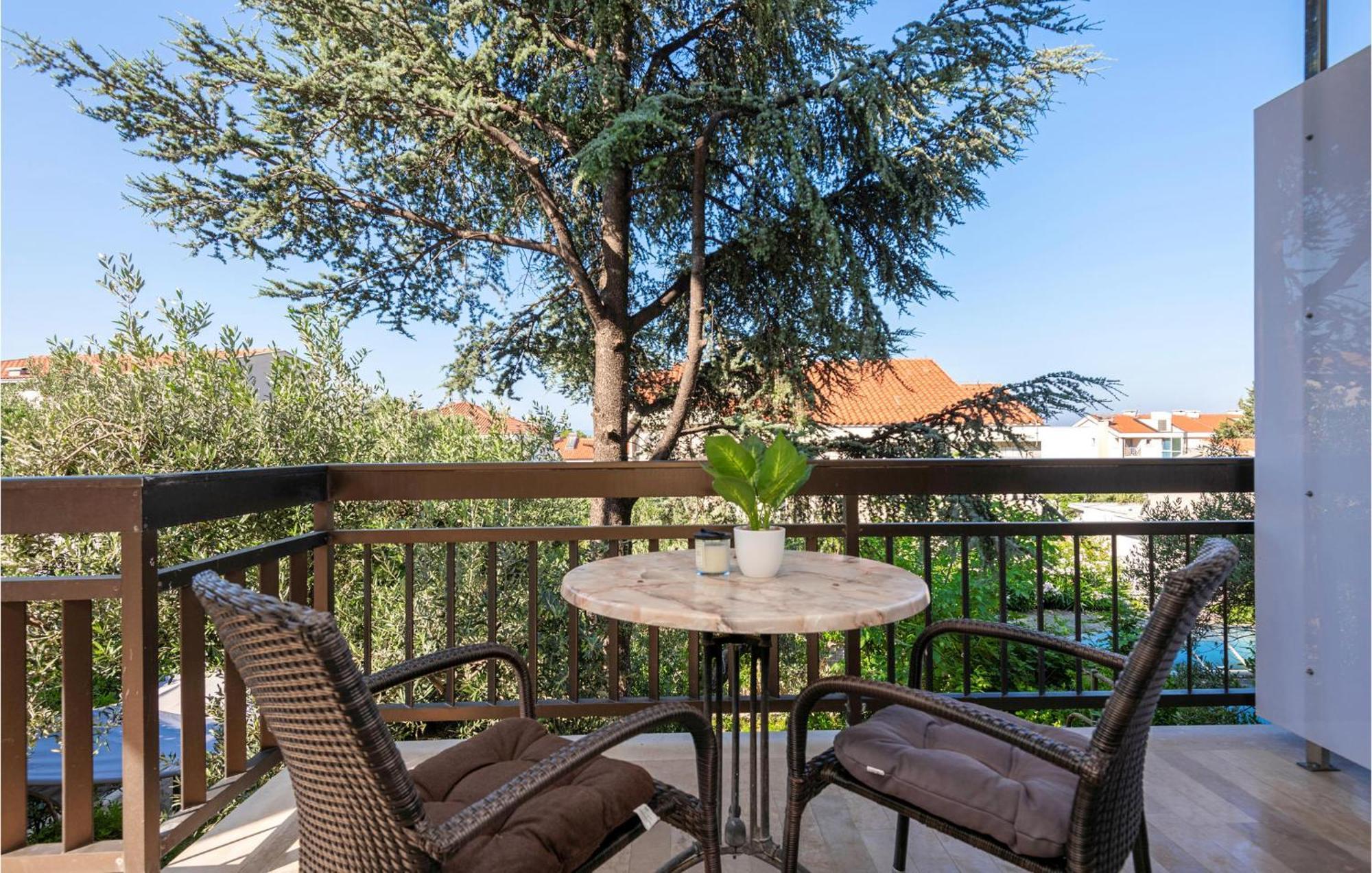 Awesome Apartment In Makarska With Wifi 外观 照片