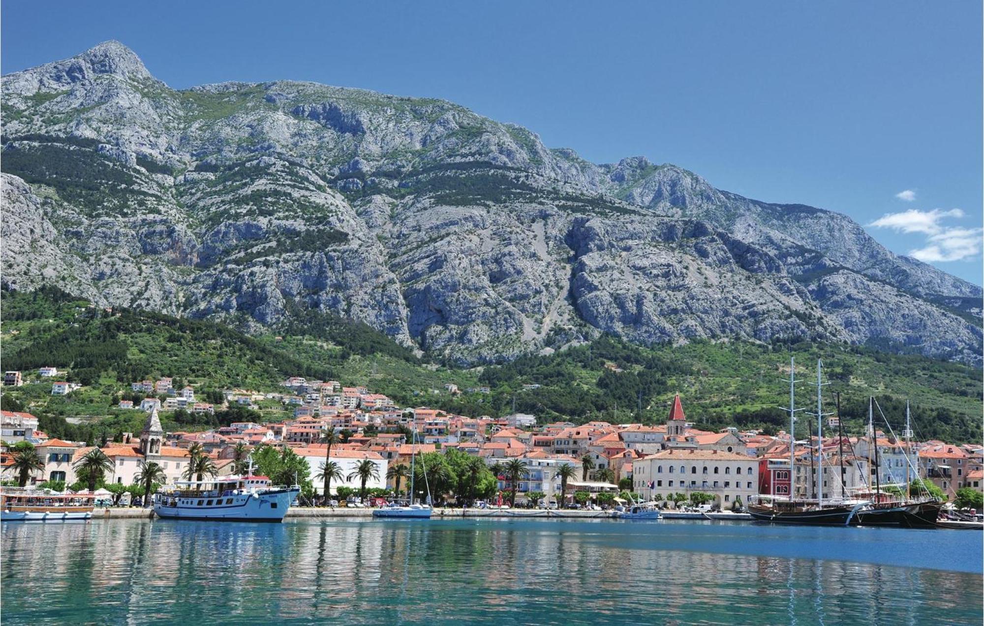 Awesome Apartment In Makarska With Wifi 外观 照片
