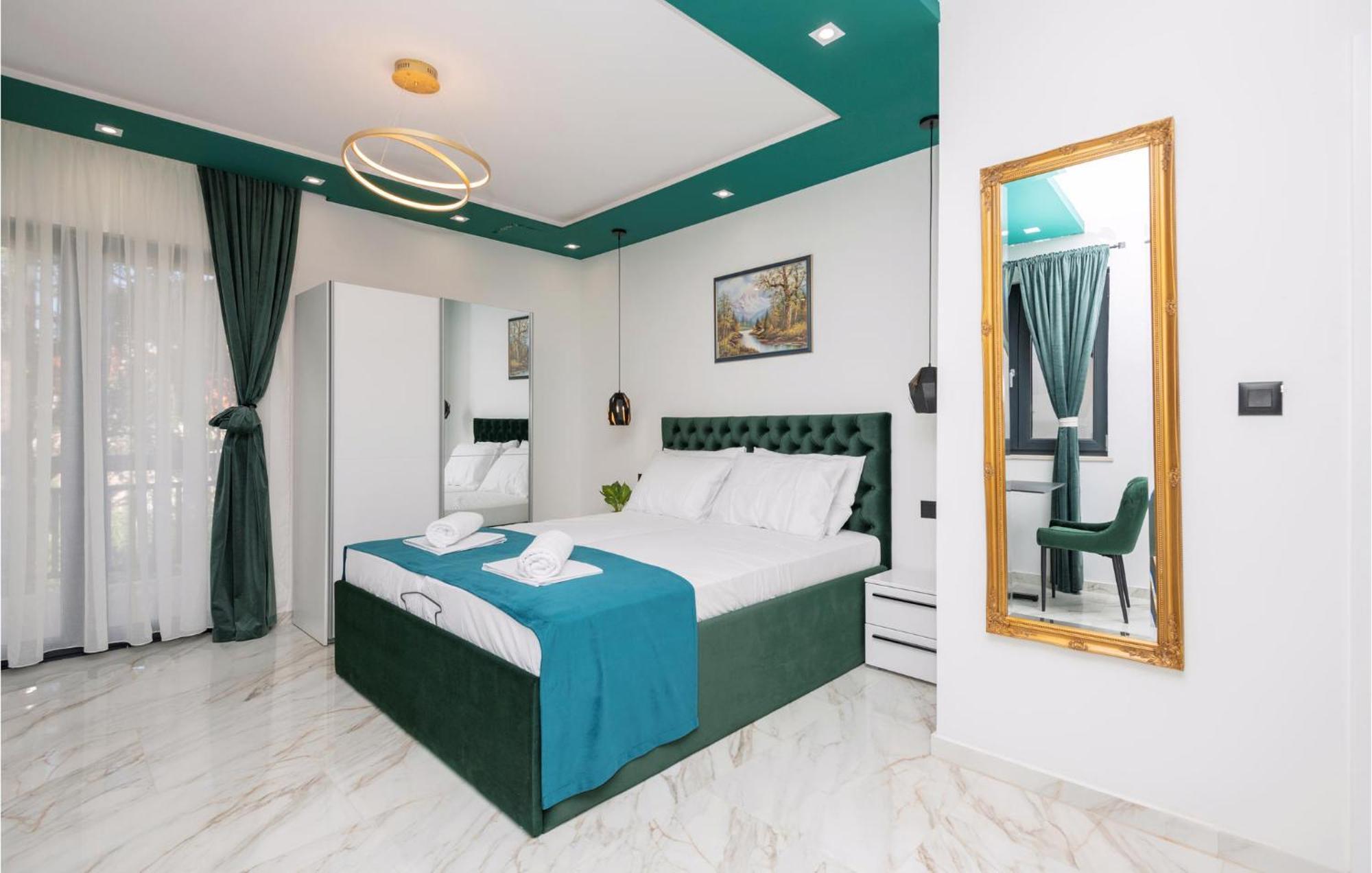 Awesome Apartment In Makarska With Wifi 外观 照片