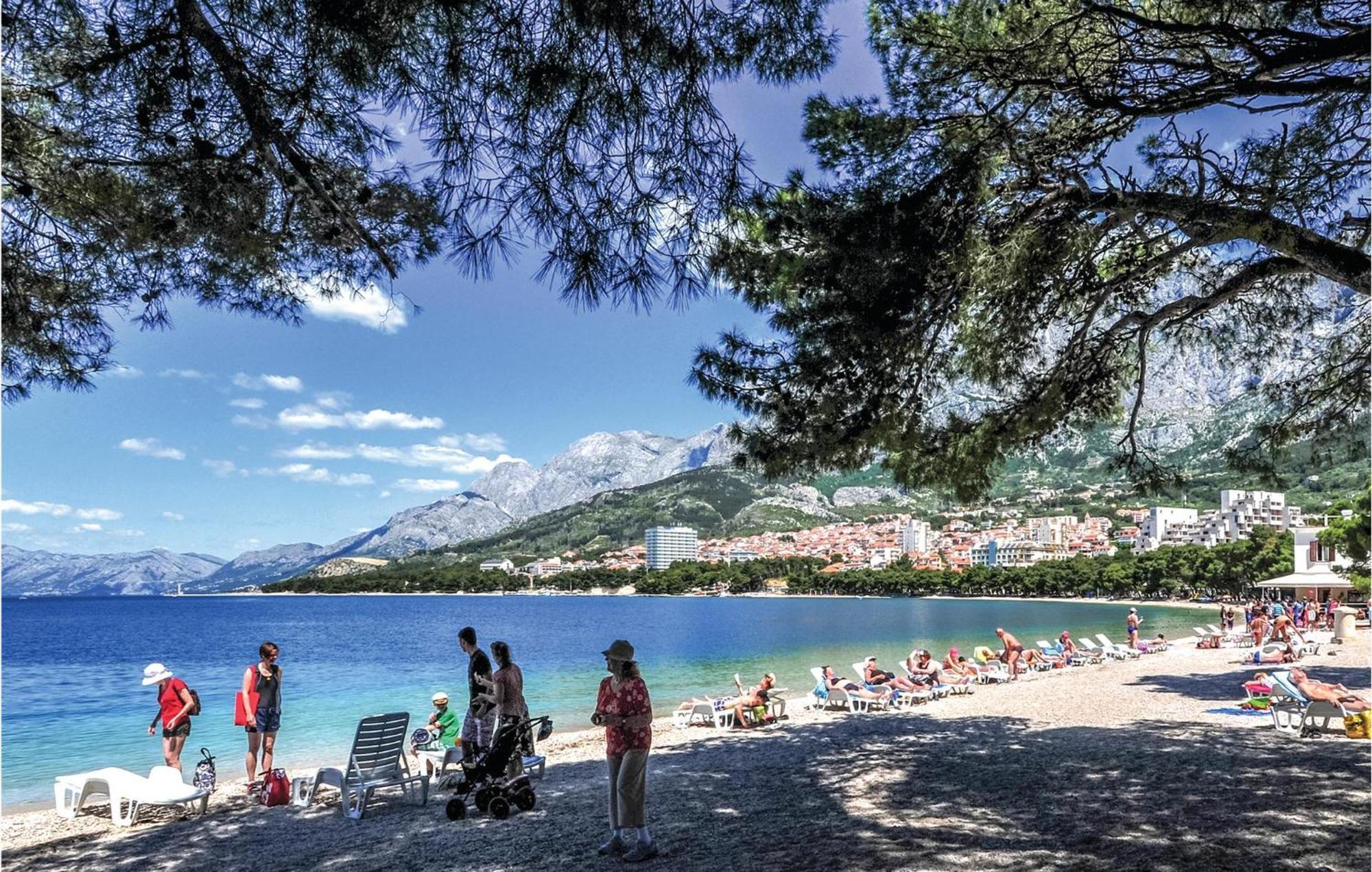 Awesome Apartment In Makarska With Wifi 外观 照片